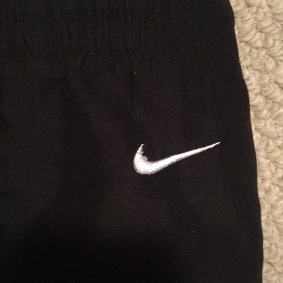 Nike sports shorts girls juniors 10 to 12 yrs sz M with unders built-in - Picture 2 of 6